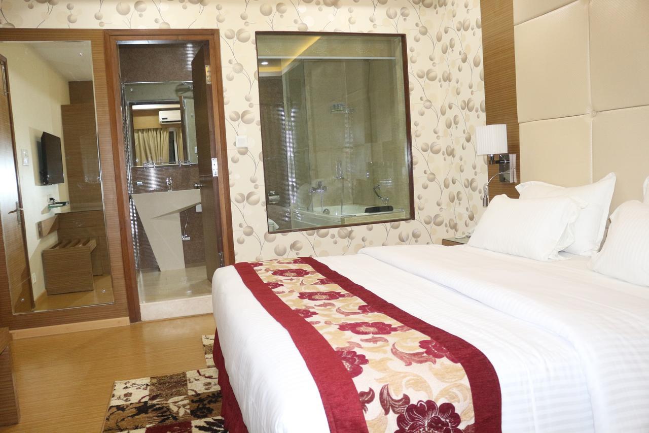 Hotel Harrison Palace Μπιρατναγκάρ Εξωτερικό φωτογραφία
