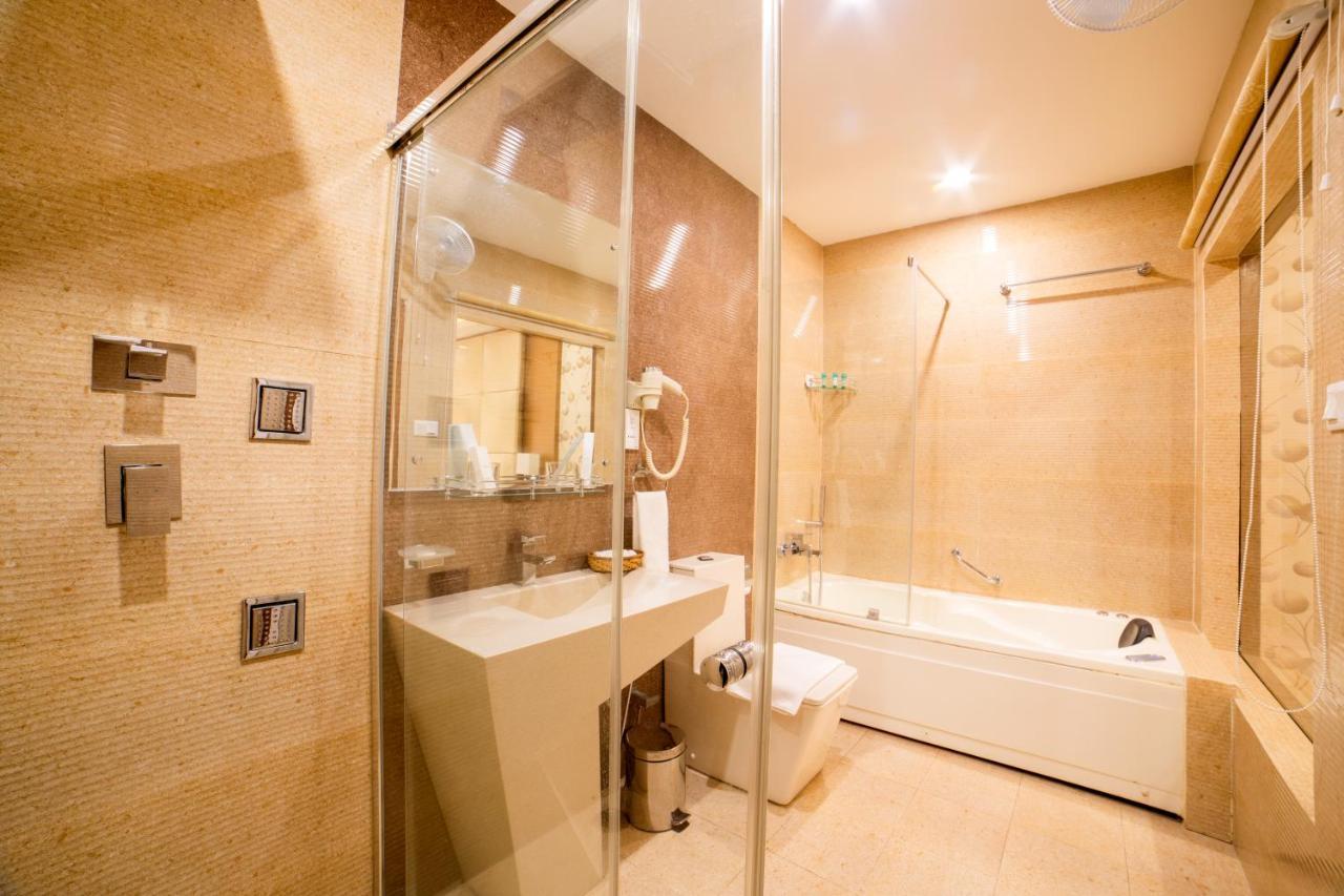 Hotel Harrison Palace Μπιρατναγκάρ Εξωτερικό φωτογραφία