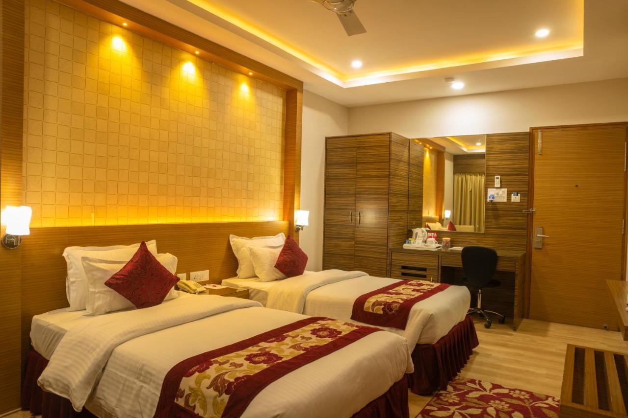 Hotel Harrison Palace Μπιρατναγκάρ Εξωτερικό φωτογραφία