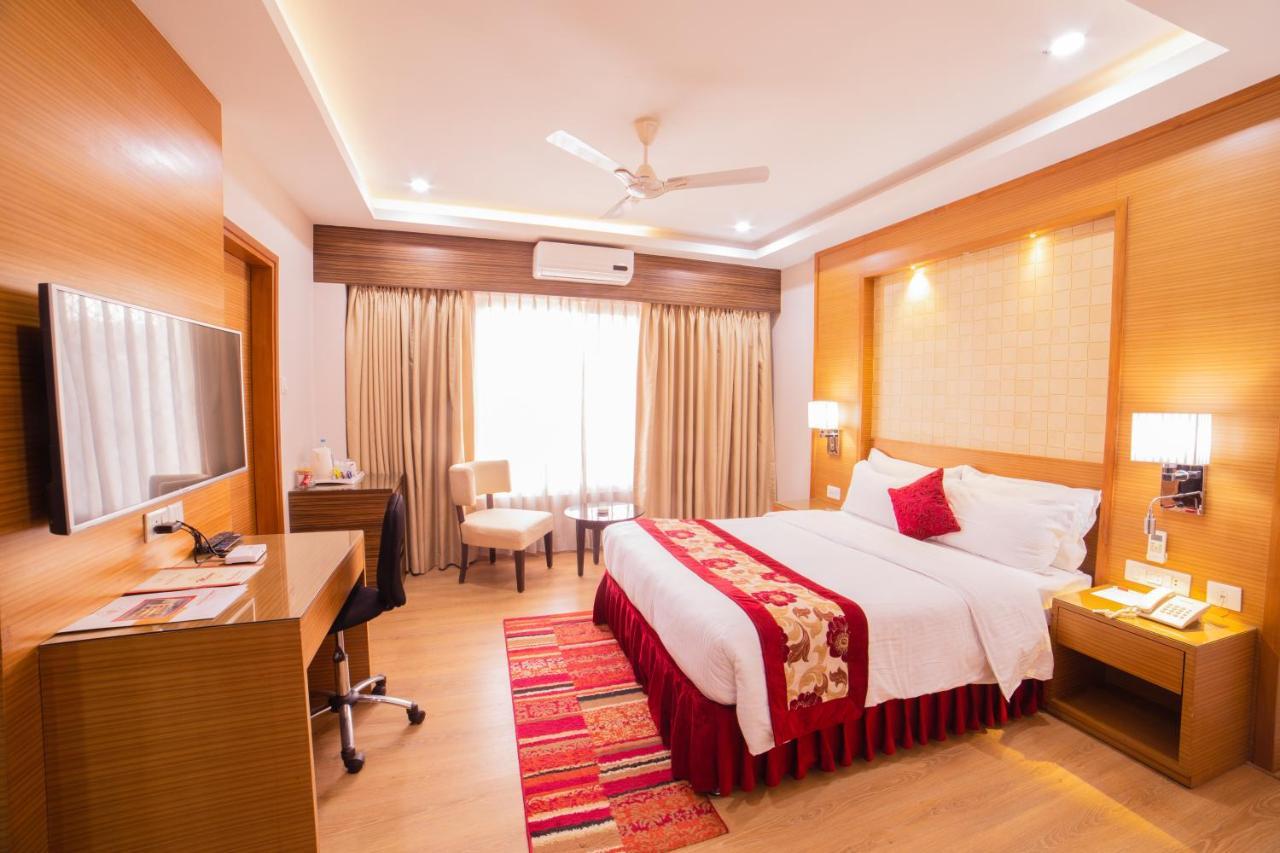 Hotel Harrison Palace Μπιρατναγκάρ Εξωτερικό φωτογραφία