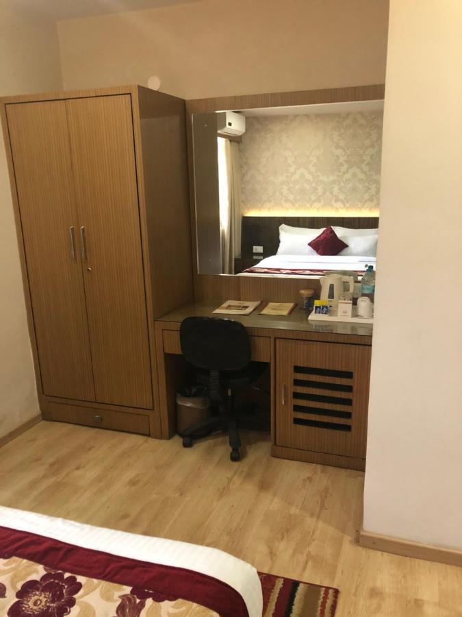 Hotel Harrison Palace Μπιρατναγκάρ Εξωτερικό φωτογραφία