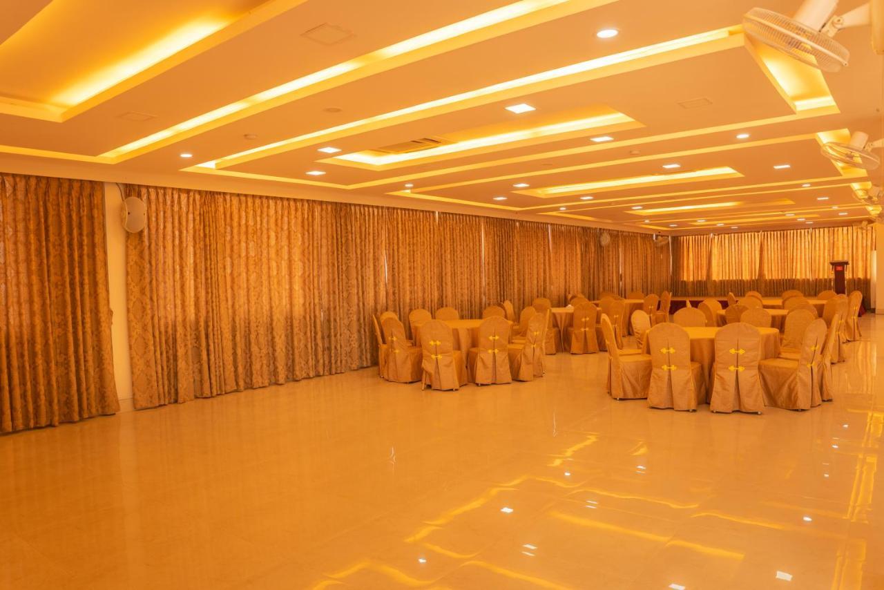 Hotel Harrison Palace Μπιρατναγκάρ Εξωτερικό φωτογραφία